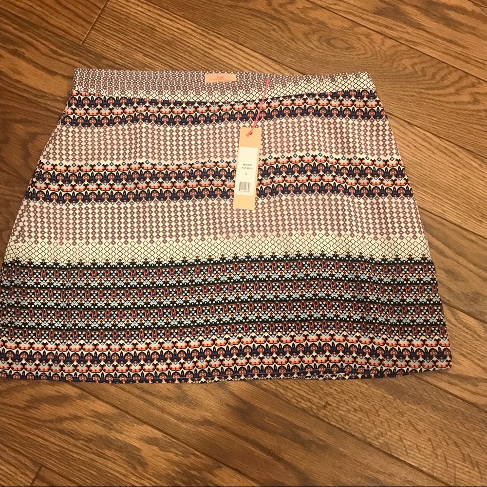 NWT! Nell Large Mini Skirt